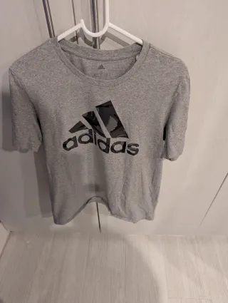 Camiseta Adidas Gris