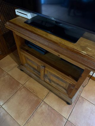 Mueble de salón de nogal