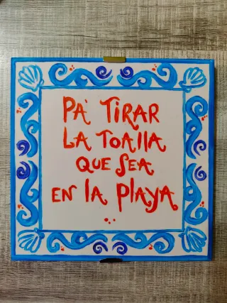 Soportes para azulejos y tornillos
