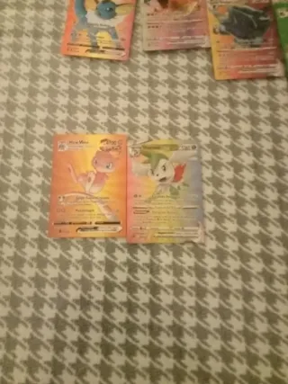 10 cartas Pokemon arcoiris (7 Vmax y 3 Vastro)