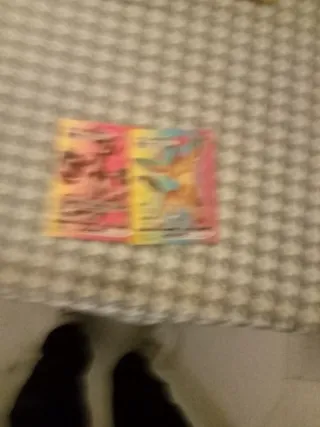 10 cartas Pokemon arcoiris (7 Vmax y 3 Vastro)