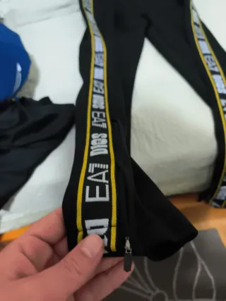 Chándal EA7 Negro y Dorado Nuevo