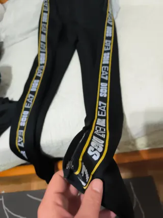 Chándal EA7 Negro y Dorado Nuevo