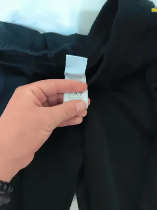 Chándal EA7 Negro y Dorado Nuevo