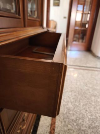 Vitrina Clásica Madera y Cristal