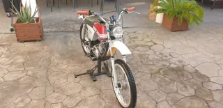 Moto Cross Grand Cross Roja y Blanca