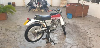 Moto Cross Grand Cross Roja y Blanca