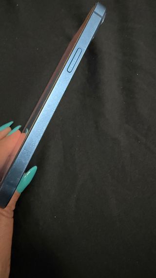 iPhone 13 Azul, precio NO negociable