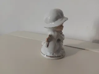 Statuetta bimba con gattino ceramica Capodimonte