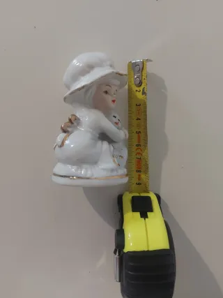Statuetta bimba con gattino ceramica Capodimonte