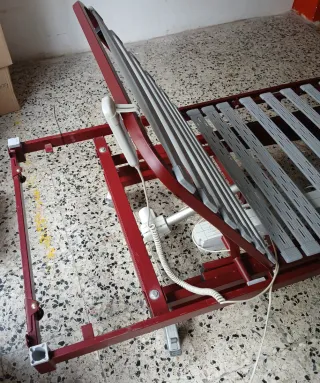 Cama articulada metálica