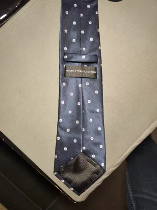 Cravatta blu da ufficio