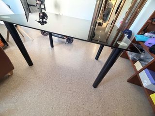 Mesa de centro de cristal negro