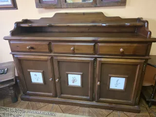 Muebles varios de madera