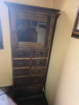 Muebles varios de madera