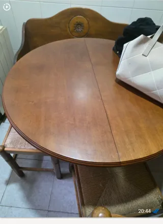 Muebles varios de madera