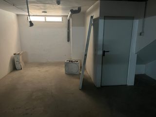 Se alquila sotano, que garaje, trastero, almacén