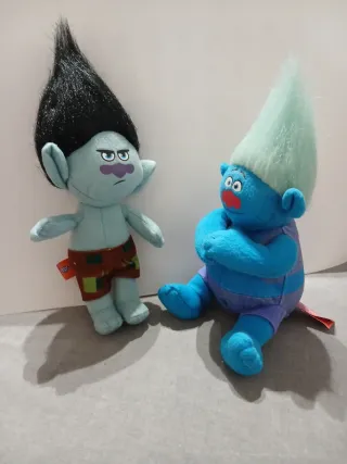 2 Peluches Trolls DreamWorks 26 y 22 cm.