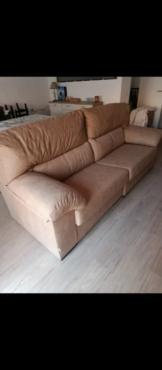 Sofá y sillón de antelina beige/marrón