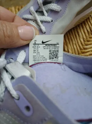 Zapatillas Nike Morado y Plateado