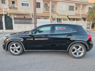 Mercedes GLA 180 UNICO PROPIETARIO etiqueta C