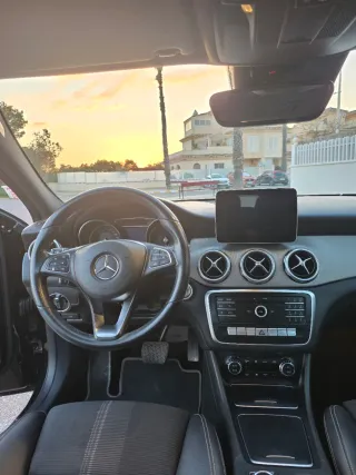 Mercedes GLA 180 UNICO PROPIETARIO etiqueta C