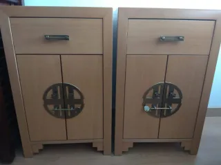 2 Mesitas Orientales con 2 puertas y 1 cajón