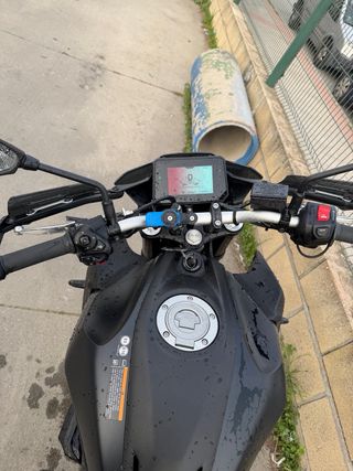 Yamaha MT-07 2025 con Accesorios