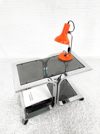 Mesa auxiliar DICO 70s cristal y metal