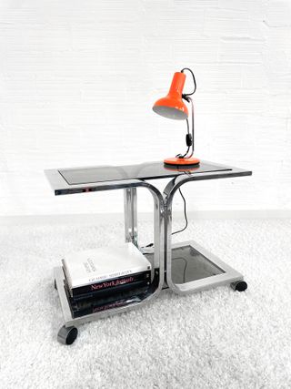 Mesa auxiliar DICO 70s cristal y metal