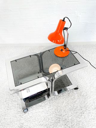 Mesa auxiliar DICO 70s cristal y metal