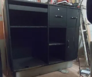 Sillón de peluquería rojo