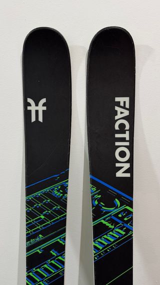 Esquis Faction Prodigy 1 23/24 + Marker Squire
