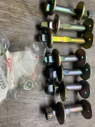 Tornillos Regulación Caídas Evo 5,6 Trasero