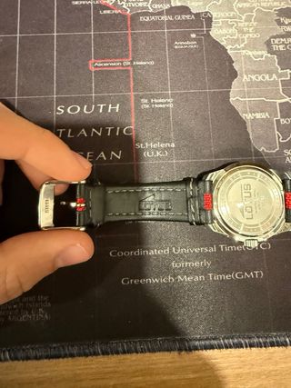 Reloj Lotus Negro y Rojo Niño