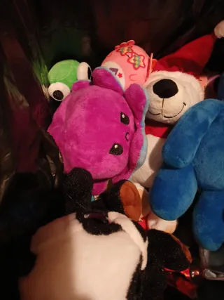 Lote de 50 peluches aprox, diferentes tamañs.