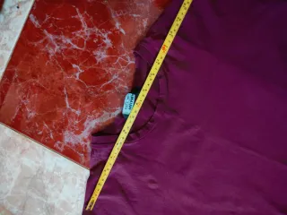 Camiseta Pull&Bear Lila Talla S burdeos