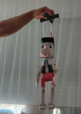 Marioneta de Pinocho de madera