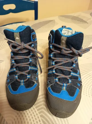 Botas montaña niño Quechua Talla 35