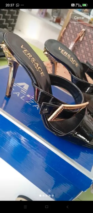 Sandalias Versace Negras y Doradas