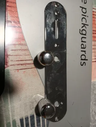 Pletinas Telecaster Cromada y Negra con Knobs
