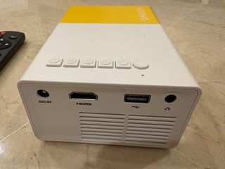 Miniproyector Vamvo Blanco y Naranja