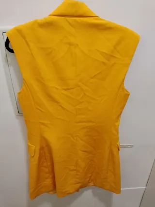Chaleco Bershka Amarillo Talla M