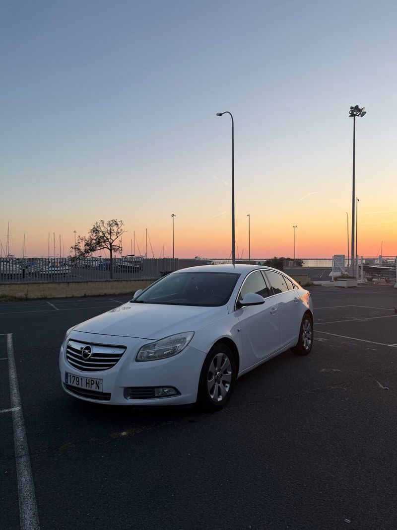 Opel Insignia 2.0 CDTI 2013 - foto 1