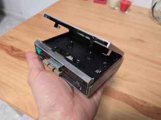 Walkman AIWA HS-G35 Plateado