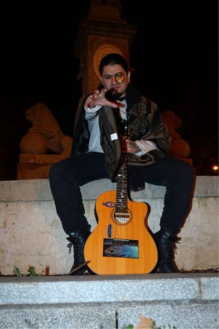 Profesor de canto: técnica básica y guturales