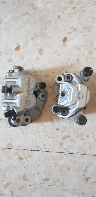 Piezas de moto variadas