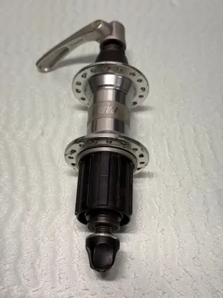 Buje trasero Shimano Deore XT FH-M737 32 ojales