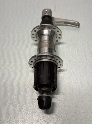 Buje trasero Shimano Deore XT FH-M737 32 ojales