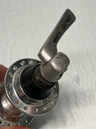 Buje trasero Shimano Deore XT FH-M737 32 ojales